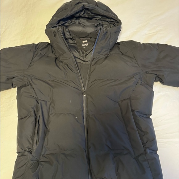 Uniqlo Black Ultra Light Down Zip Puffer Jacket GENTLY WORN SIZE LARGE - Picture 7 of 7